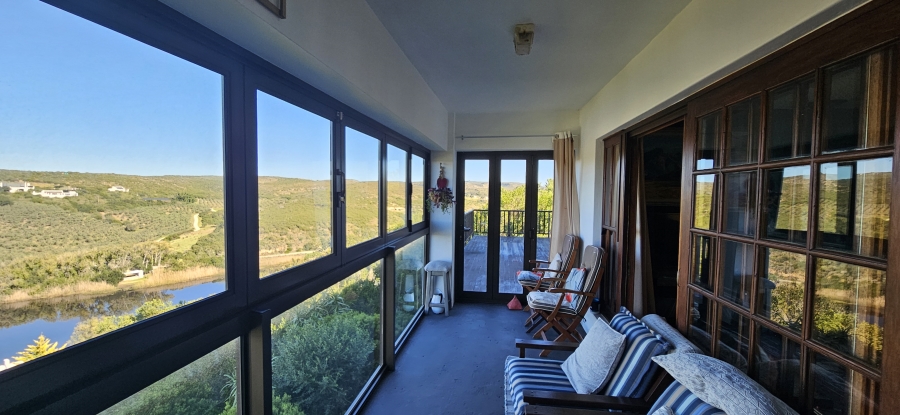 5 Bedroom Property for Sale in Stilbaai Oos Western Cape